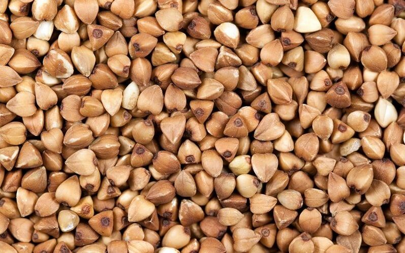 Buckwheat is a low-carb cereal, which is important for losing weight. 